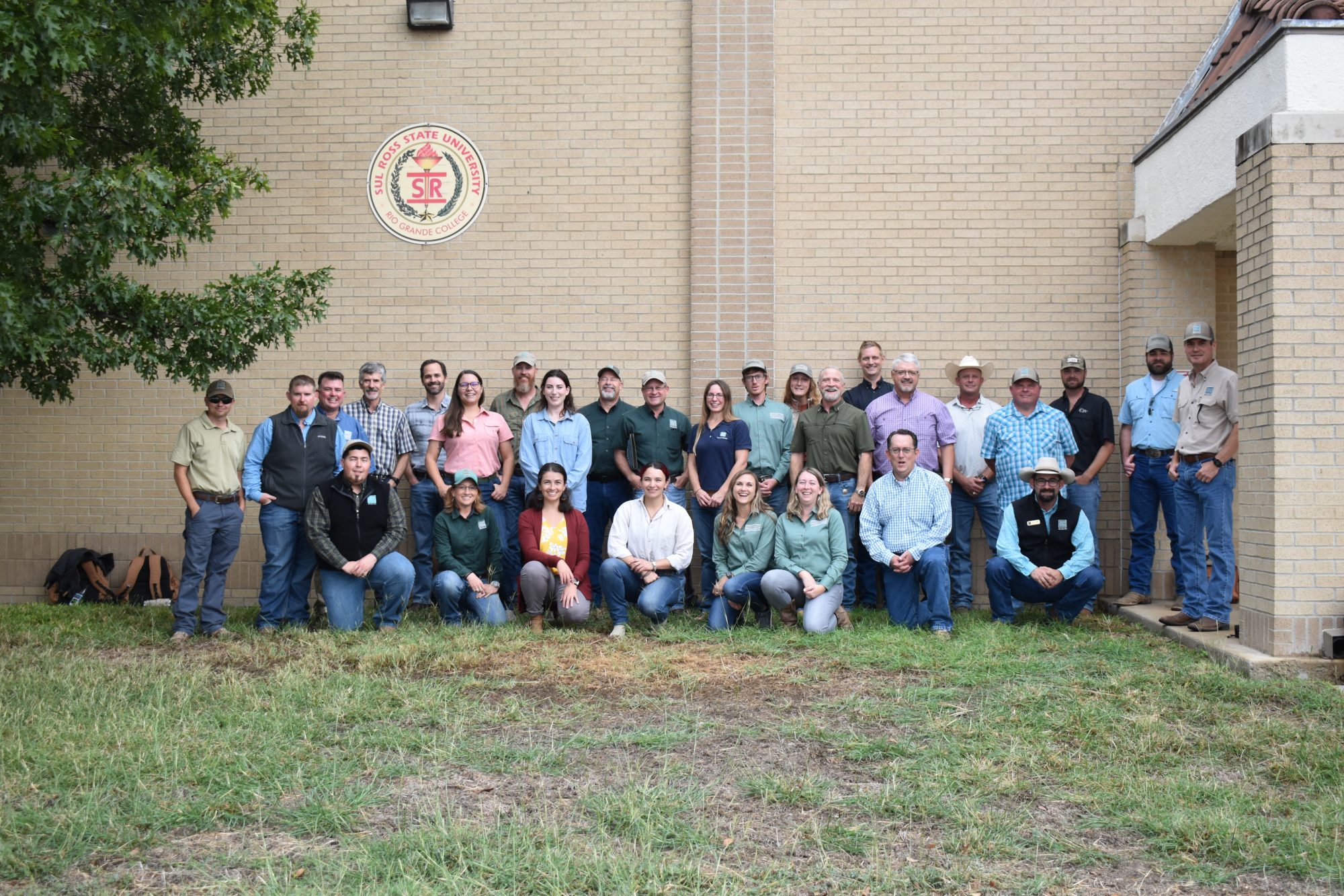 Multiagency Effort to Track Transboundary Movements of Black Bears and Mountain Lions in Southwest Texas